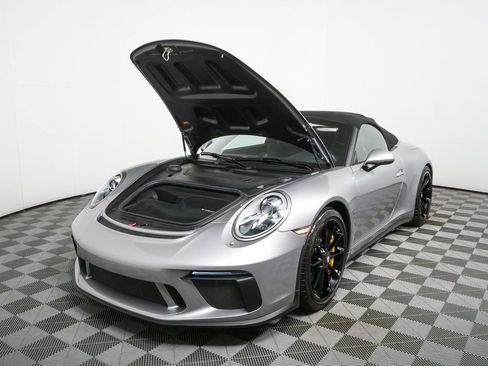 Certified 2019 Porsche 911 Speedster RWD image 33