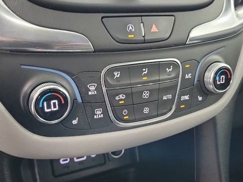 Used 2022 Chevrolet Equinox LT FWD image 30