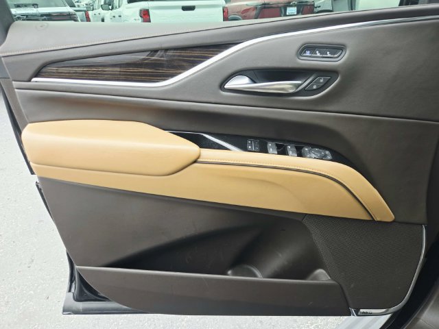 Certified 2022 Cadillac Escalade Premium Luxury w/ Performance Package AWD/4WD image 36
