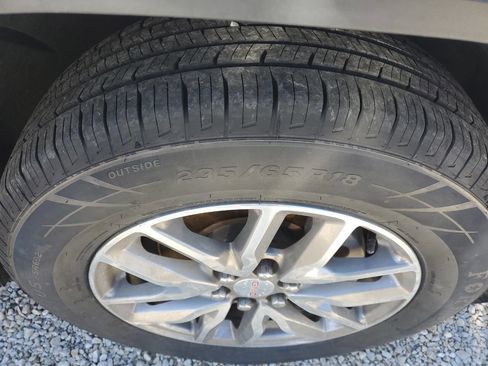 Used 2018 GMC Acadia SLE w/ Driver Alert Package I image 4