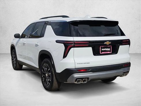 New 2026 Chevrolet Traverse LT w/ Sun and Wheel Package FWD image 9