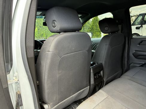 Used 2023 Chevrolet Colorado Trail Boss w/ Technology Package AWD/4WD image 15