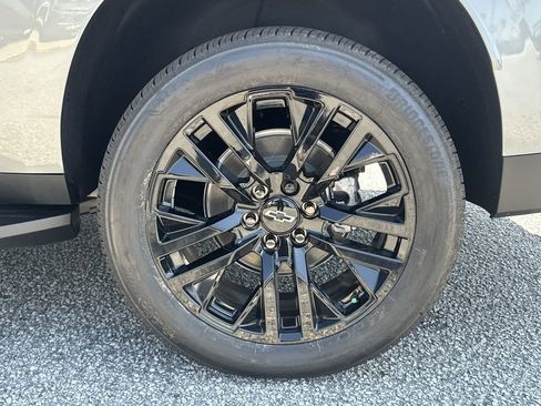 New 2025 Chevrolet Suburban Premier image 35