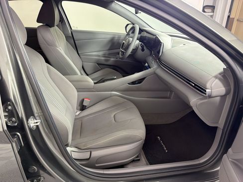 Used 2024 Hyundai Elantra SEL FWD image 24