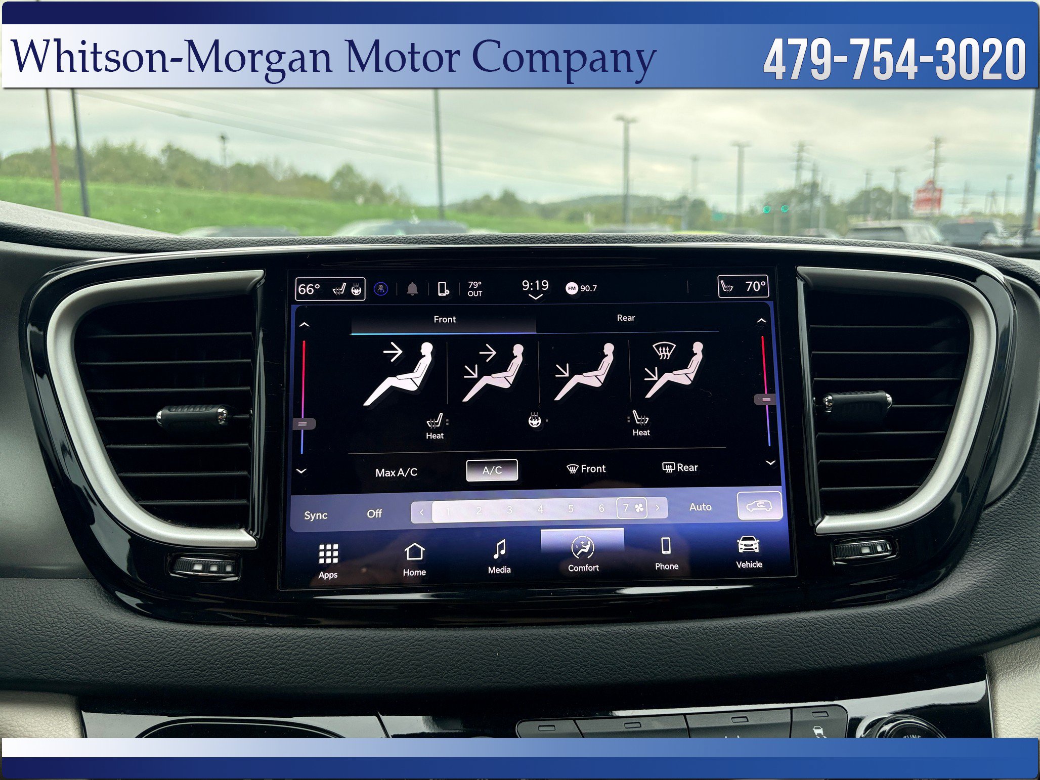 Used 2024 Chrysler Pacifica Touring-L FWD image 26