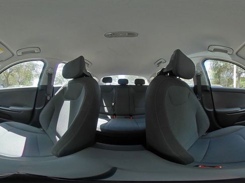 Used 2025 Kia K4 LXS image 41