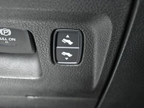 Used 2022 RAM 1500 Laramie w/ Sport Appearance Package image 16