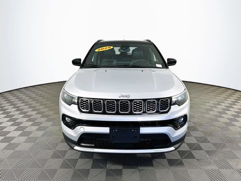 Certified 2025 Jeep Compass Limited AWD/4WD image 4