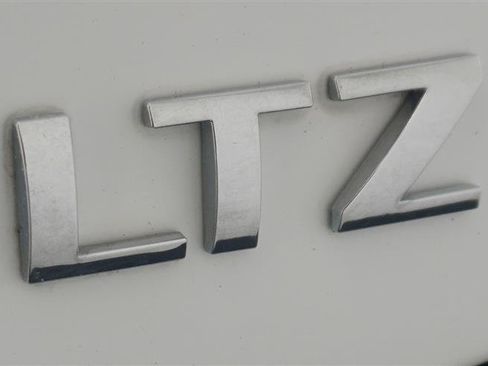 Used 2016 Chevrolet Cruze LTZ w/ Sun, Sound and Sport Package FWD image 32