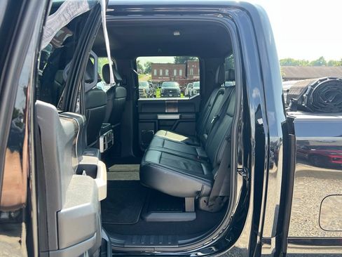 Used 2022 Ford F250 Lariat w/ Black Appearance Package AWD/4WD image 16