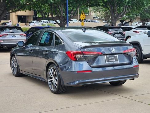 Used 2022 Honda Civic Touring image 6
