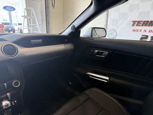 Used 2021 Ford Mustang Premium image 17
