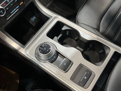 Used 2024 Ford Edge SEL w/ Convenience Package image 20