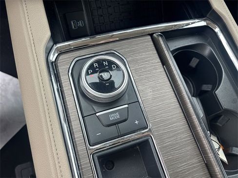Used 2024 Ford Expedition Limited image 20