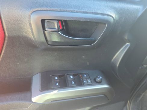 Used 2022 Toyota Tacoma SR5 image 11