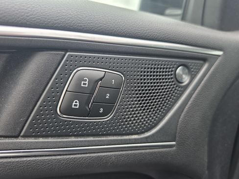 Used 2020 Ford Edge Titanium w/ Equipment Group 301A AWD/4WD image 16