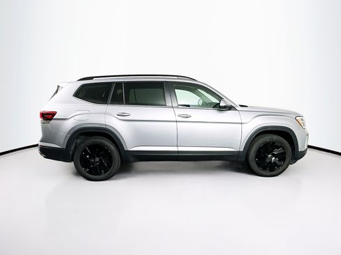 Used 2025 Volkswagen Atlas SE FWD image 10