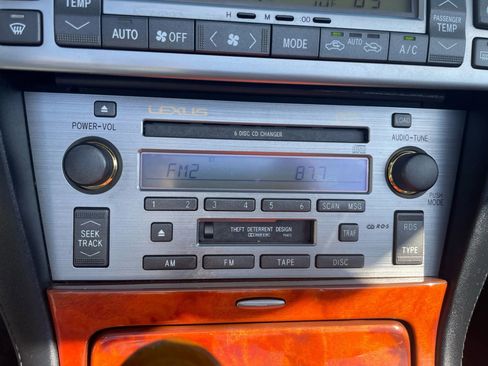 Used 2002 Lexus SC 430 Convertible image 30