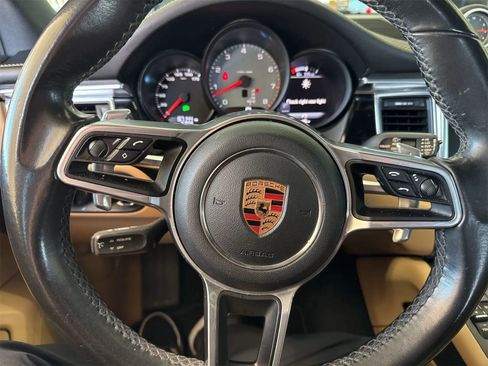 Used 2018 Porsche Macan S image 12