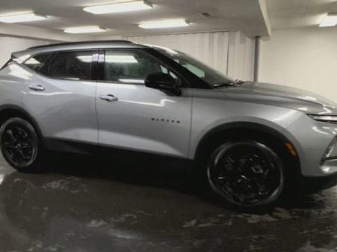 Certified 2024 Chevrolet Blazer LT w/ Convenience Package FWD image 2