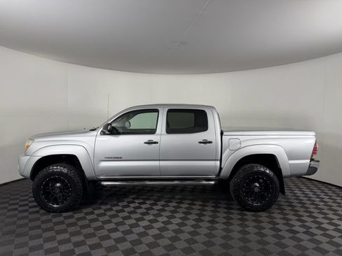 Used 2010 Toyota Tacoma PreRunner RWD image 8