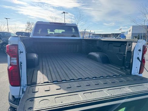 Used 2024 Chevrolet Silverado 3500 LT image 8
