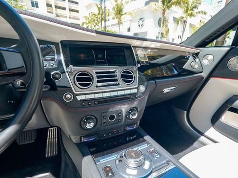 Used 2018 Rolls-Royce Dawn image 66