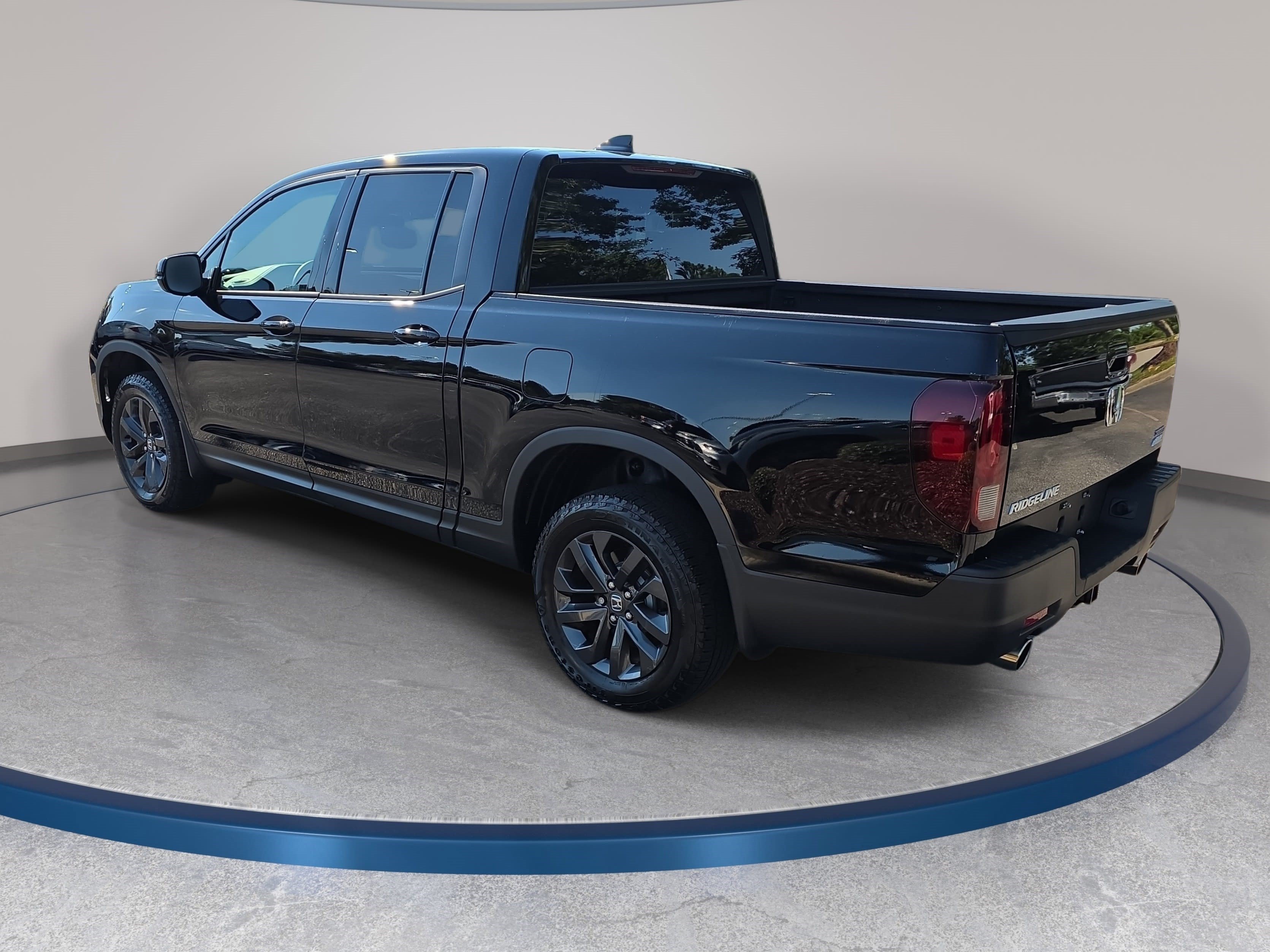 Used 2023 Honda Ridgeline Sport image 7