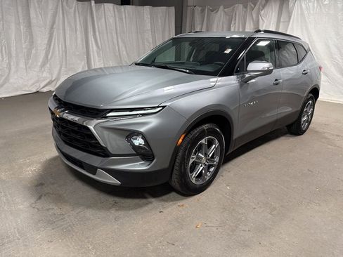 New 2026 Chevrolet Blazer LT w/ Sound & Technology Package FWD image 3