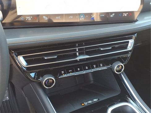 New 2026 Chevrolet Traverse LT w/ Driver Confidence Package image 10