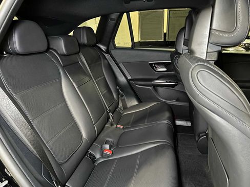 Used 2025 Mercedes-Benz GLC 300 4MATIC image 14