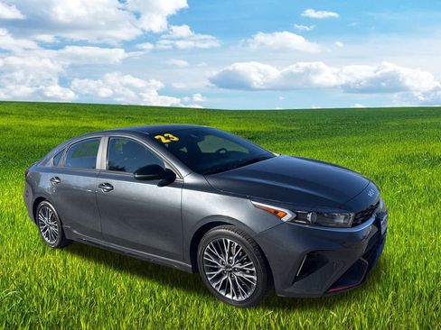 Used 2023 Kia Forte GT-Line image 3