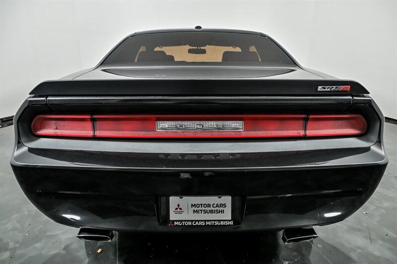 Used 2010 Dodge Challenger SRT8 RWD image 8