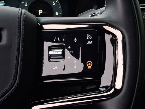 Used 2024 Land Rover Range Rover Velar Dynamic SE image 17