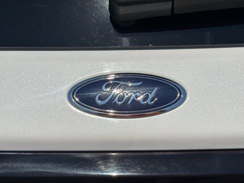Used 2025 Ford Explorer ST-Line w/ ST-Line Street Pack AWD/4WD image 23