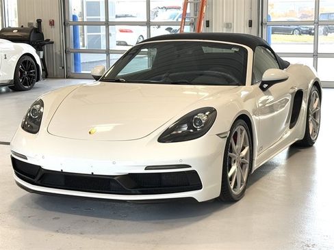Used 2018 Porsche 718 Boxster GTS image 13