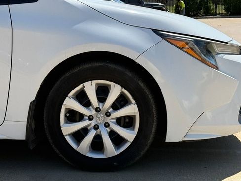 Used 2020 Toyota Corolla LE FWD image 6