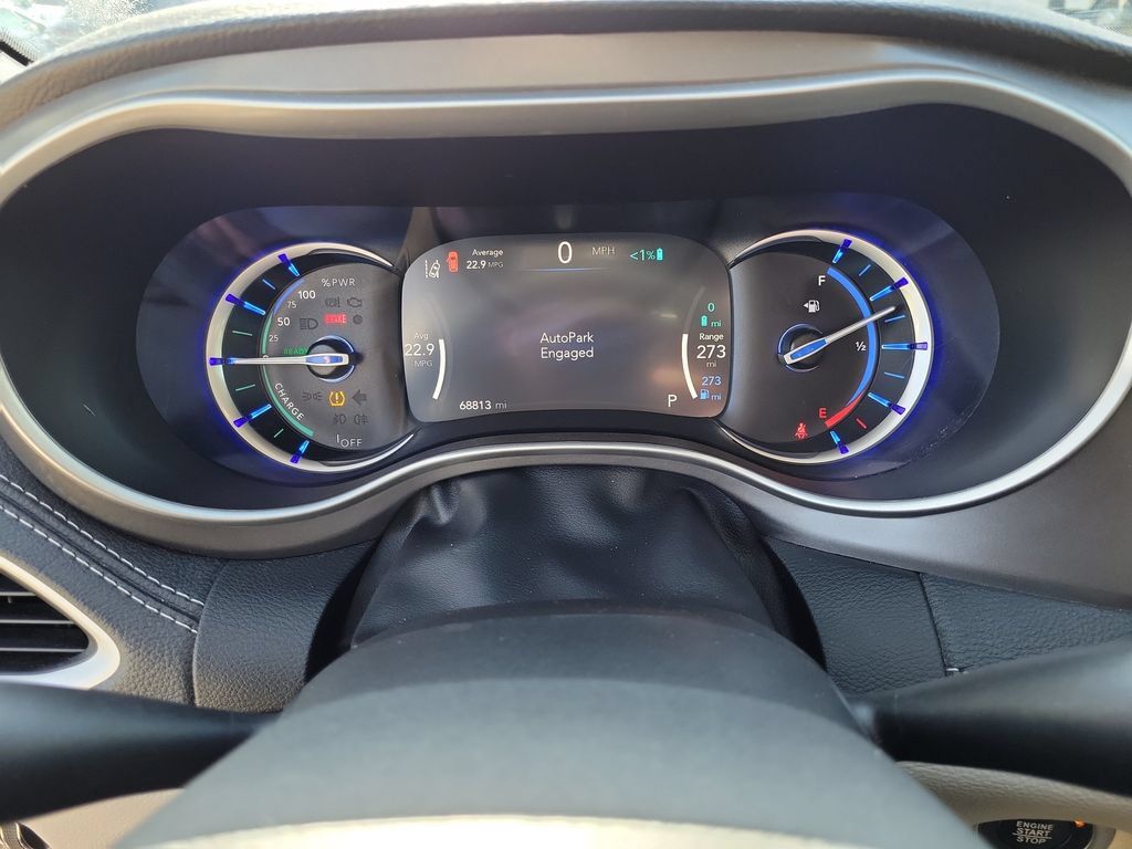 Used 2023 Chrysler Pacifica Touring-L FWD image 33