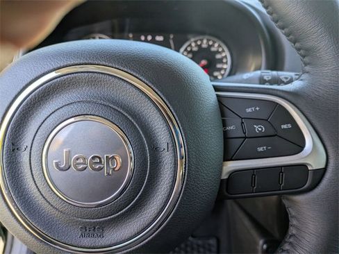 Certified 2023 Jeep Renegade Latitude w/ Premium Group image 15