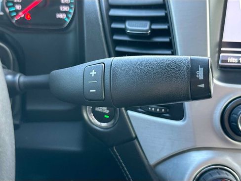 Used 2019 GMC Yukon XL SLT w/ Premium Edition RWD image 17