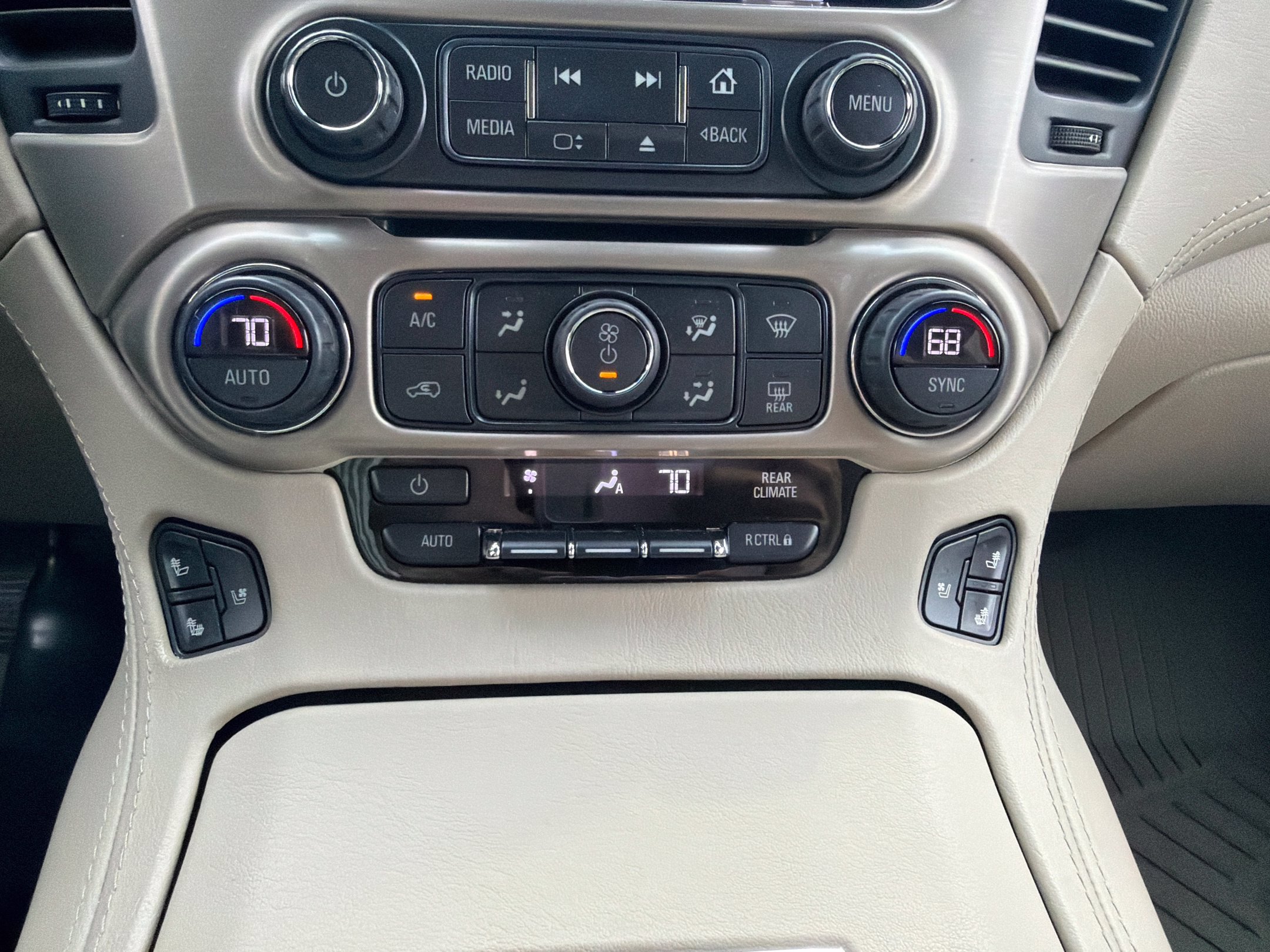Used 2018 GMC Yukon Denali w/ Open Road Package AWD/4WD image 9