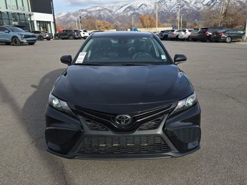 Used 2024 Toyota Camry SE image 6