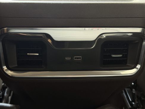 Used 2023 Chevrolet Silverado 1500 LTZ AWD/4WD image 31