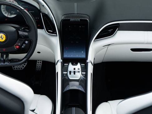 Used 2025 Ferrari Roma Spider image 22