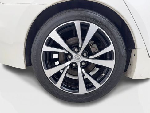 Used 2018 Nissan Maxima Platinum FWD image 46
