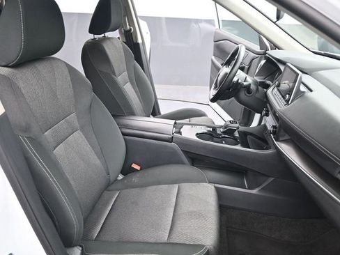 Used 2025 Nissan Rogue SV FWD image 27
