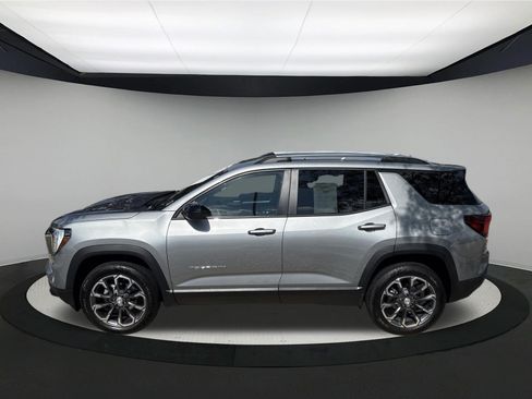 Used 2025 GMC Terrain Elevation w/ Elevation Premium Package AWD/4WD image 4