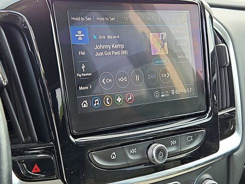 Used 2021 Chevrolet Traverse LT FWD image 17