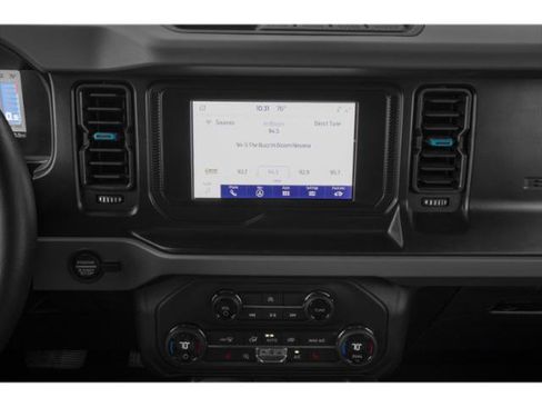 Used 2021 Ford Bronco Black Diamond image 7