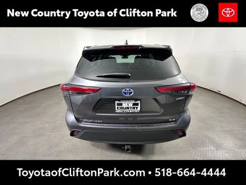 Used 2023 Toyota Highlander XLE AWD/4WD image 4